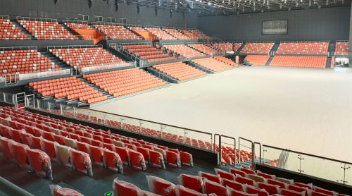 場館座椅的“骨骼”之謎：吹塑 vs 注塑，為何征途座椅選擇氣輔注塑？?